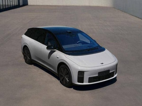 满瑞网 理想i6纯电SUV来袭：800V快充10分钟500km，五座大空间挑战Model Y